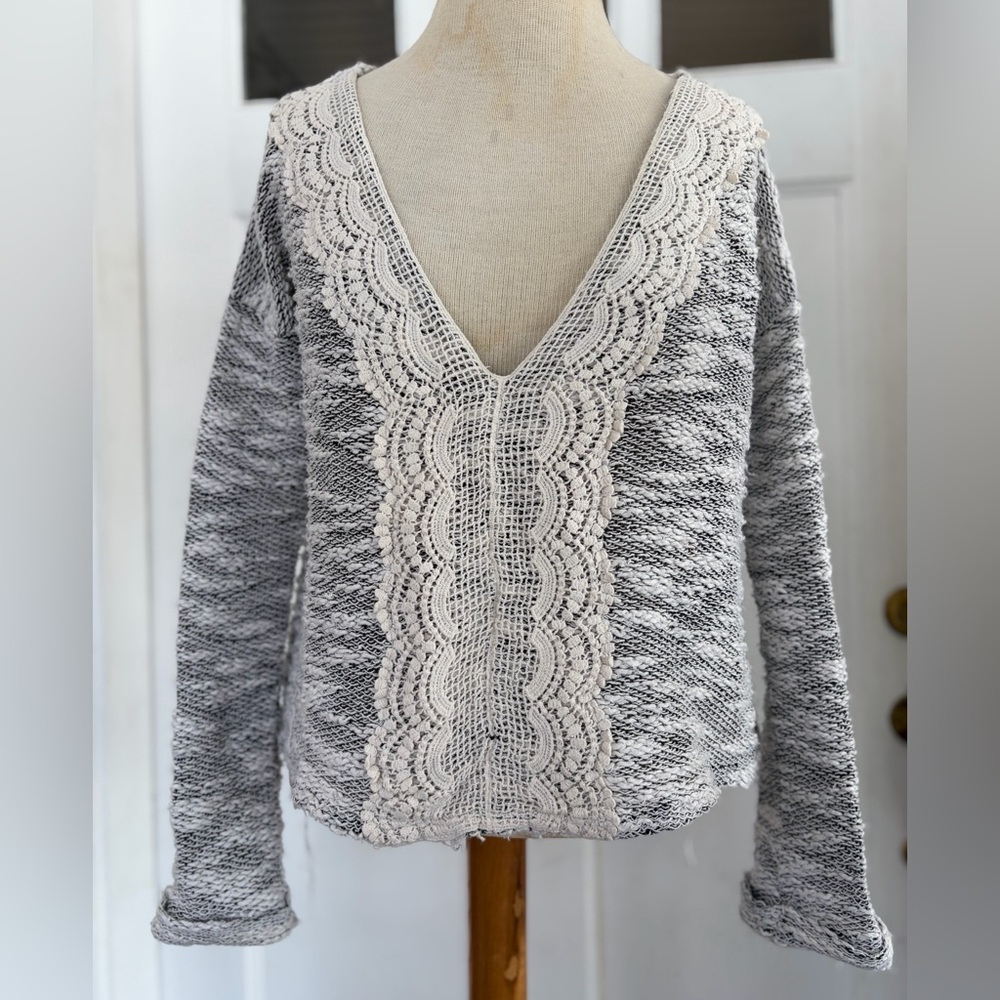 Dina Be. Gray and Cream Lace Trim Sweater